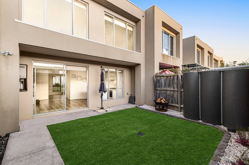 Photo - 11 Nanea Path, Cranbourne VIC 3977 - Image 9