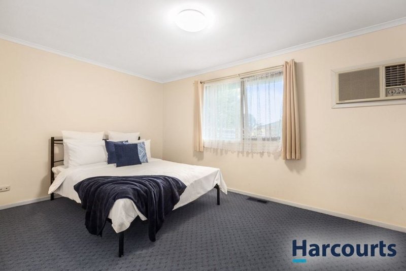 Photo - 11 Napier Close, Wantirna VIC 3152 - Image 5