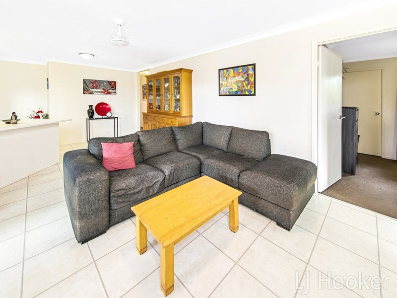 Photo - 11 Naretha Street, Carindale QLD 4152 - Image 4