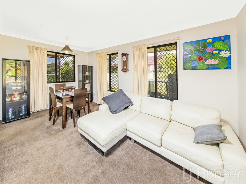 Photo - 11 Naretha Street, Carindale QLD 4152 - Image 8