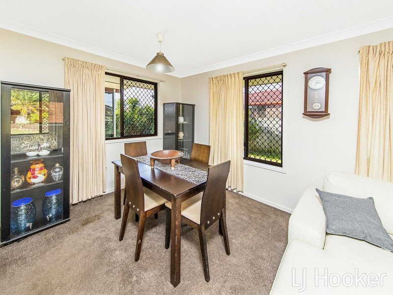 Photo - 11 Naretha Street, Carindale QLD 4152 - Image 9