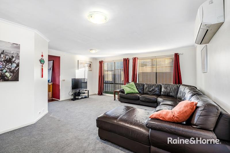 Photo - 11 Navajo Close, Stanhope Gardens NSW 2768 - Image 8