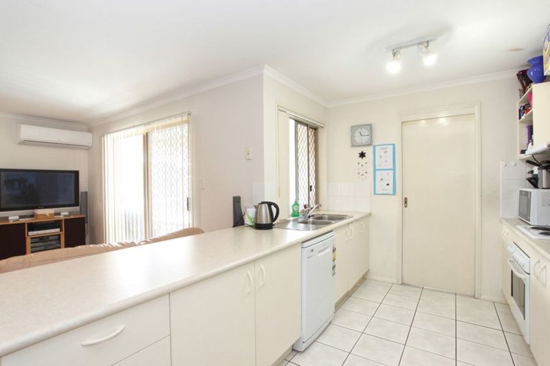 Photo - 11 Neerim Close, Kallangur QLD 4503 - Image 2