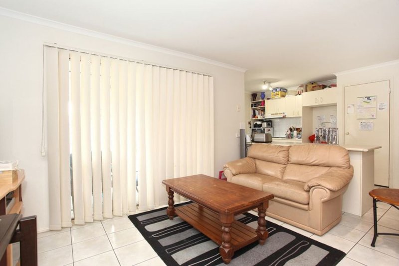 Photo - 11 Neerim Close, Kallangur QLD 4503 - Image 3