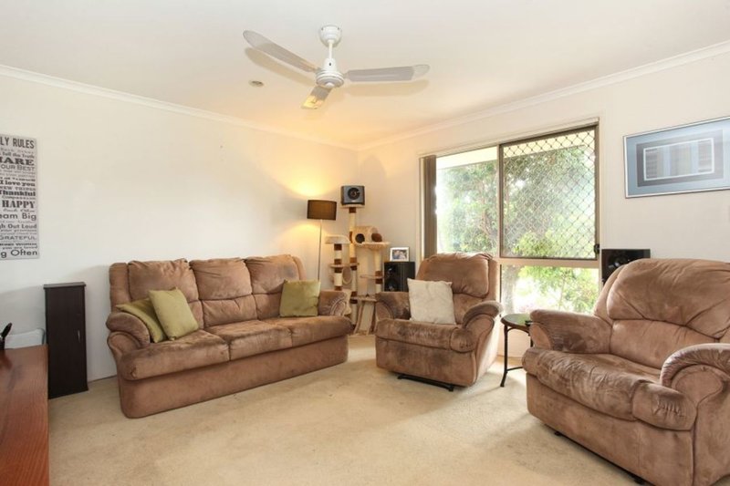 Photo - 11 Neerim Close, Kallangur QLD 4503 - Image 4