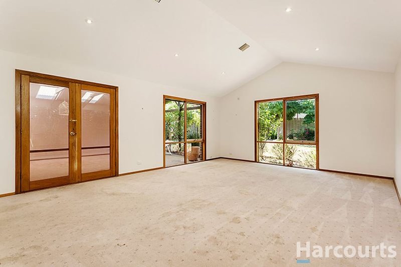 Photo - 11 Nelse Court, Wheelers Hill VIC 3150 - Image 4