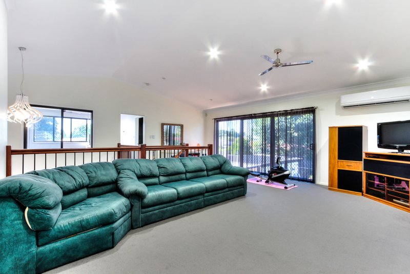 Photo - 11 Netherby Street, Rochedale South QLD 4123 - Image 13