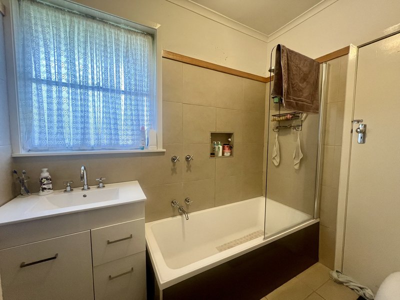 Photo - 11 Nevada Avenue, Corio VIC 3214 - Image 11