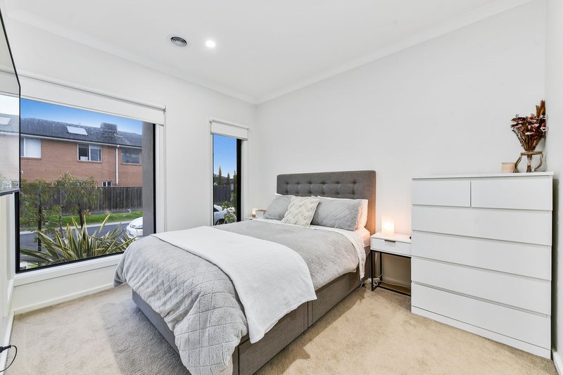 Photo - 11 Newson Street, Keysborough VIC 3173 - Image 10