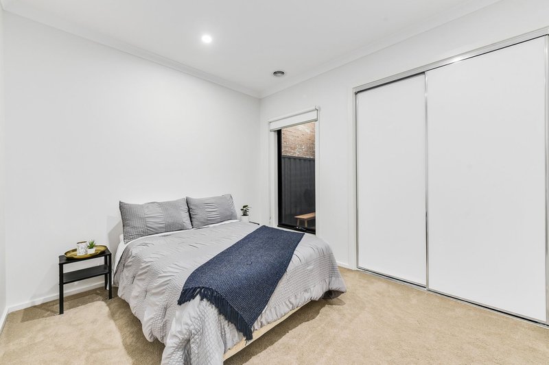 Photo - 11 Newson Street, Keysborough VIC 3173 - Image 12