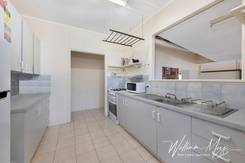 Photo - 11 Nielsen Street, Svensson Heights QLD 4670 - Image 15