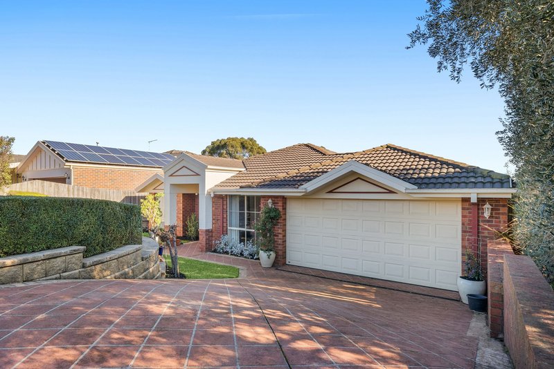 Photo - 11 Nightingale Crescent, Berwick VIC 3806 - Image 1