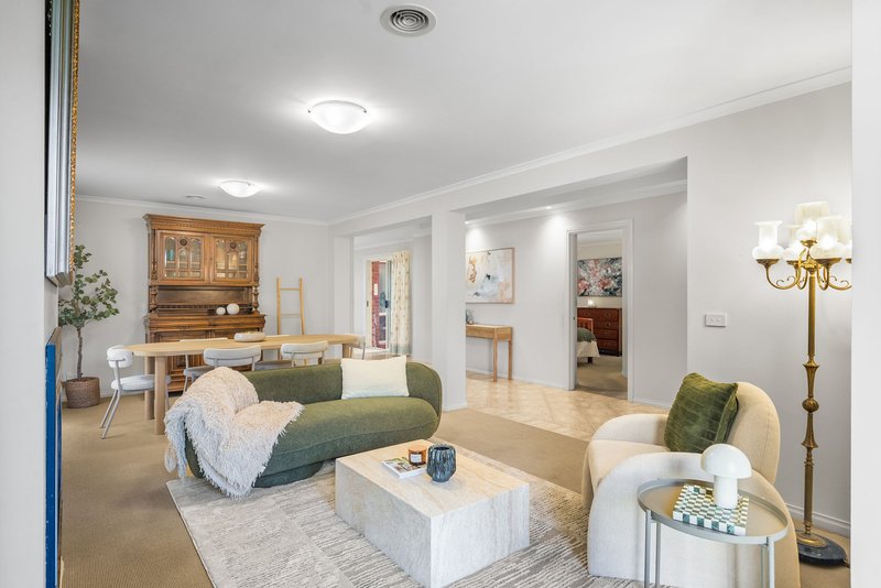 Photo - 11 Nightingale Crescent, Berwick VIC 3806 - Image 3