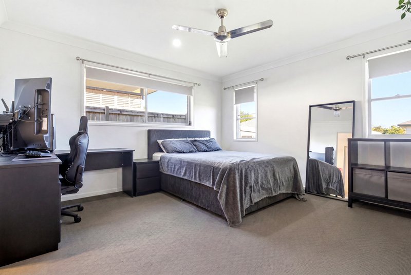 Photo - 11 Nightshade Crescent, Pimpama QLD 4209 - Image 7