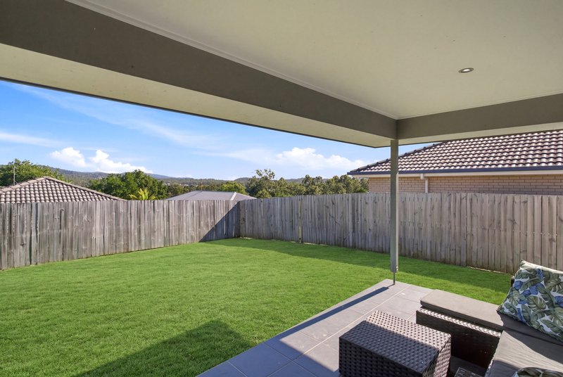 Photo - 11 Nightshade Crescent, Pimpama QLD 4209 - Image 14