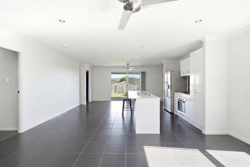 Photo - 11 Nightshade Crescent, Pimpama QLD 4209 - Image 20