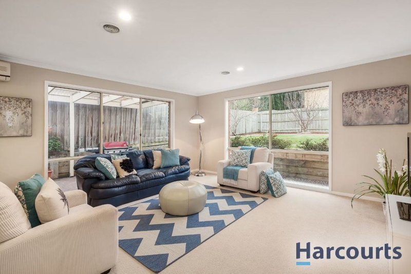 Photo - 11 Noel Court, Wantirna South VIC 3152 - Image 4