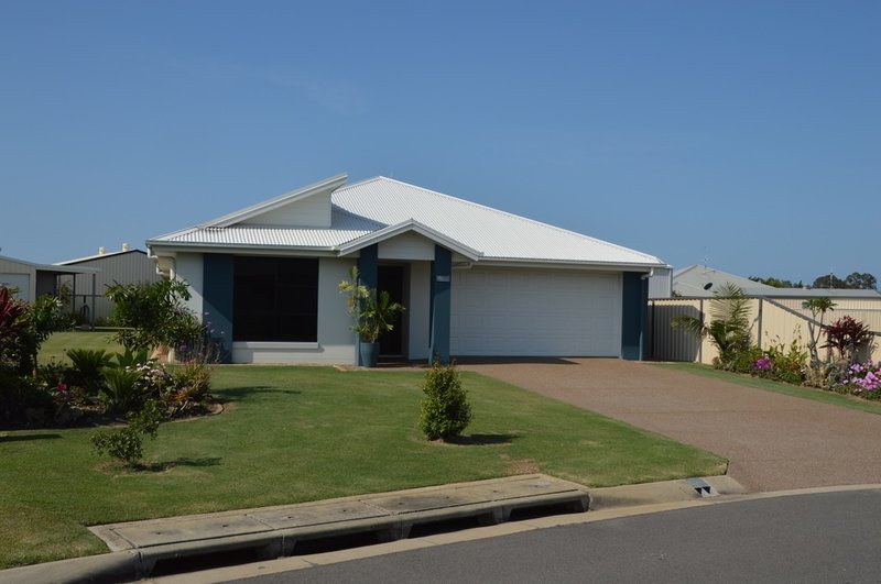 Photo - 11 Noeme Street, Burrum Heads QLD 4659 - Image 1