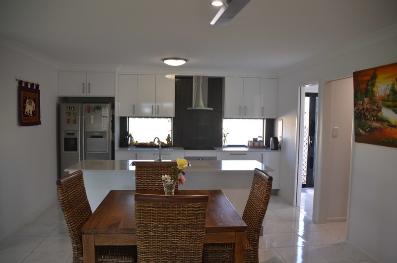 Photo - 11 Noeme Street, Burrum Heads QLD 4659 - Image 3