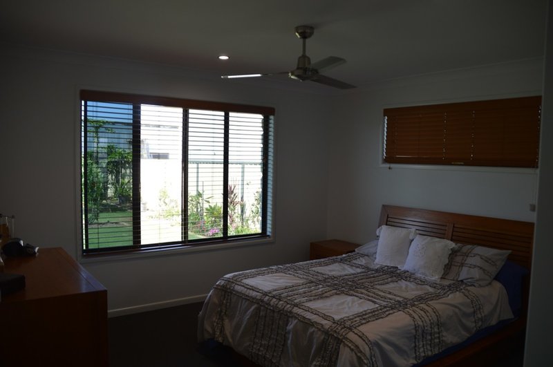 Photo - 11 Noeme Street, Burrum Heads QLD 4659 - Image 11