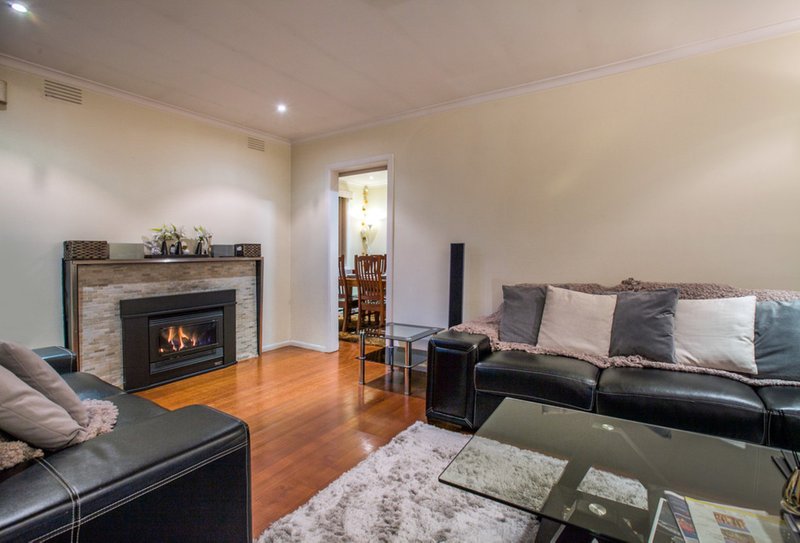 Photo - 11 Norris Crescent, Bundoora VIC 3083 - Image 3