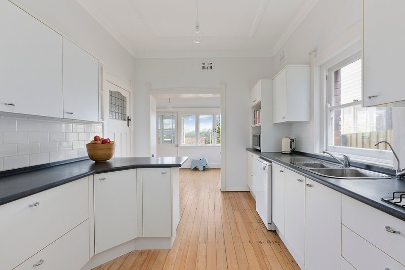 Photo - 1/1 Northcote Avenue, Fairlight NSW 2094 - Image 3