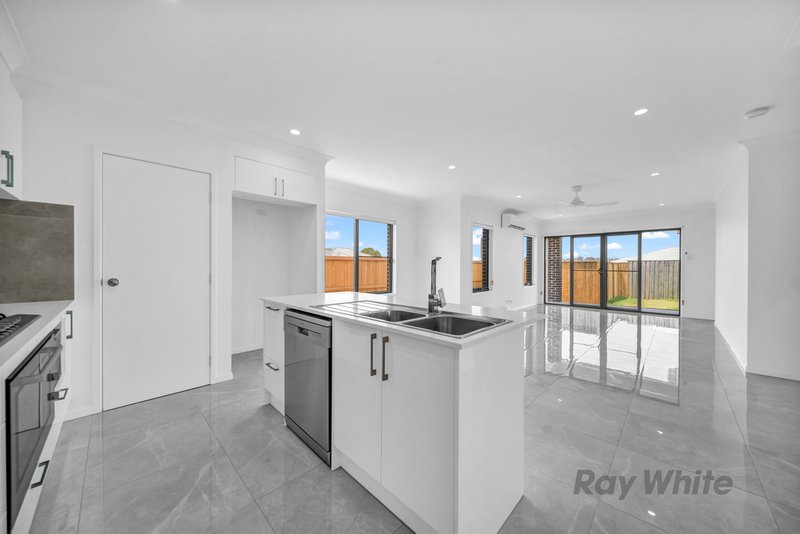 Photo - 11 Northerly Street, Logan Reserve QLD 4133 - Image 3