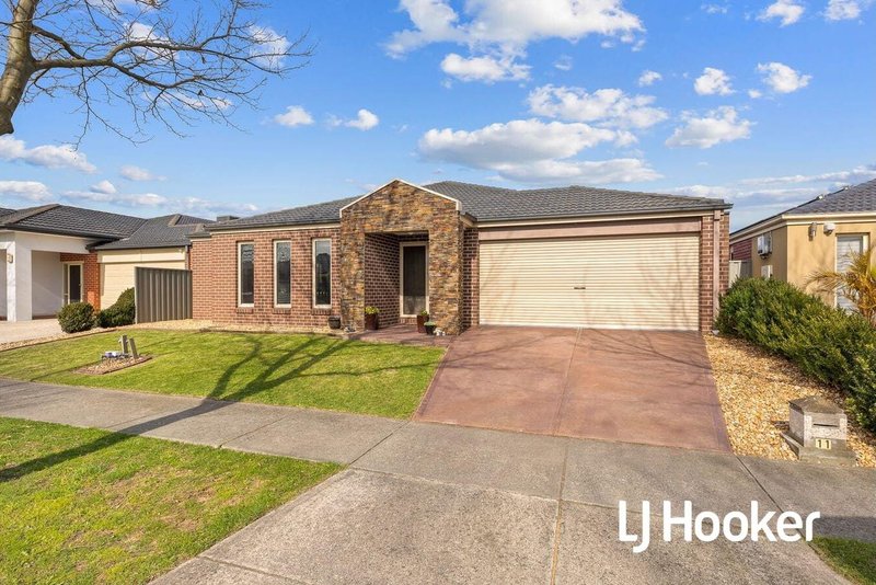 11 Northumbria Street, Cranbourne East VIC 3977