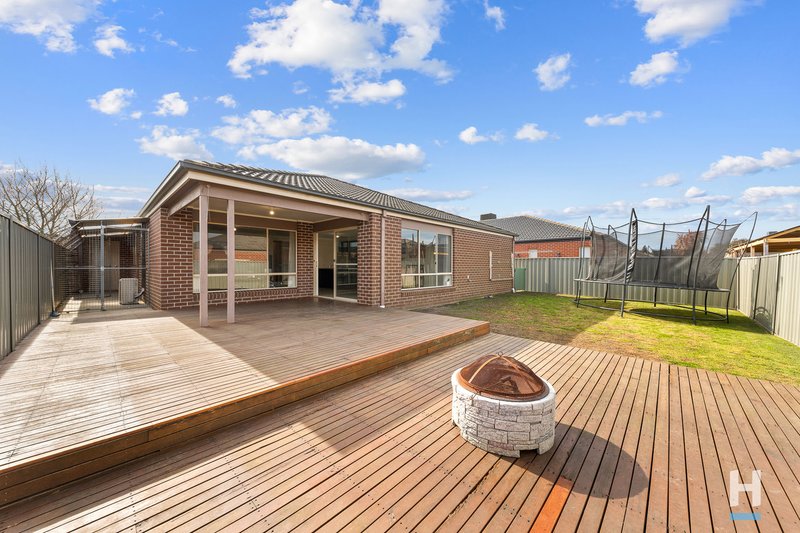 Photo - 11 Northumbria Street, Cranbourne East VIC 3977 - Image 15