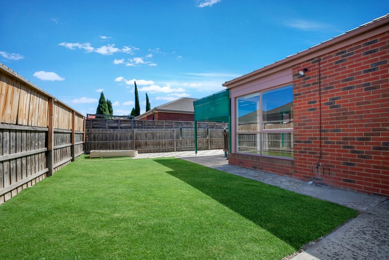 Photo - 11 Nouvelle Grove, South Morang VIC 3752 - Image 10