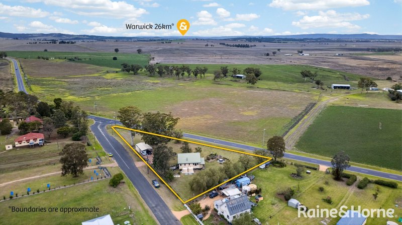 Photo - 11 Oak Street, Tannymorel QLD 4372 - Image 3