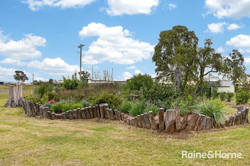 Photo - 11 Oak Street, Tannymorel QLD 4372 - Image 19