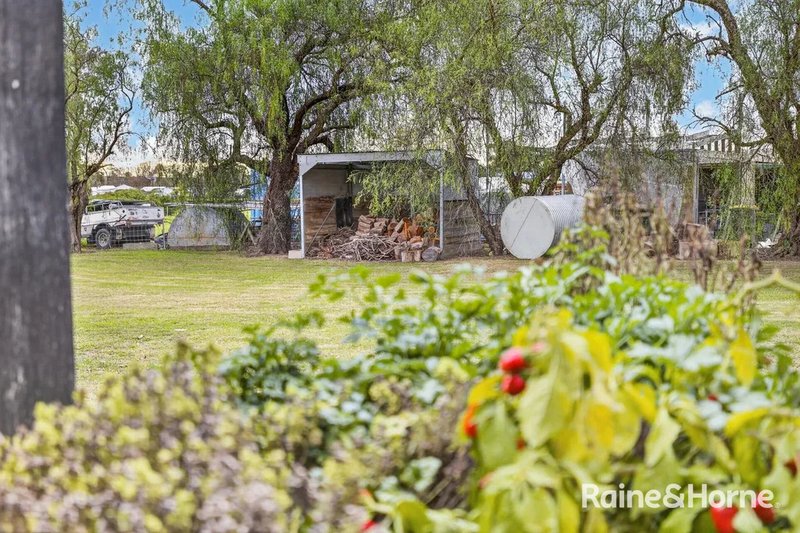 Photo - 11 Oak Street, Tannymorel QLD 4372 - Image 20