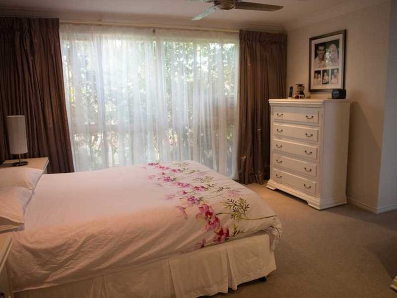 Photo - 11 Oakleigh Circuit, Robina QLD 4226 - Image 7