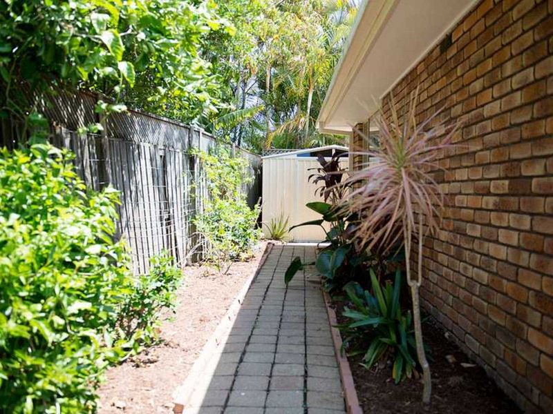 Photo - 11 Oakleigh Circuit, Robina QLD 4226 - Image 11