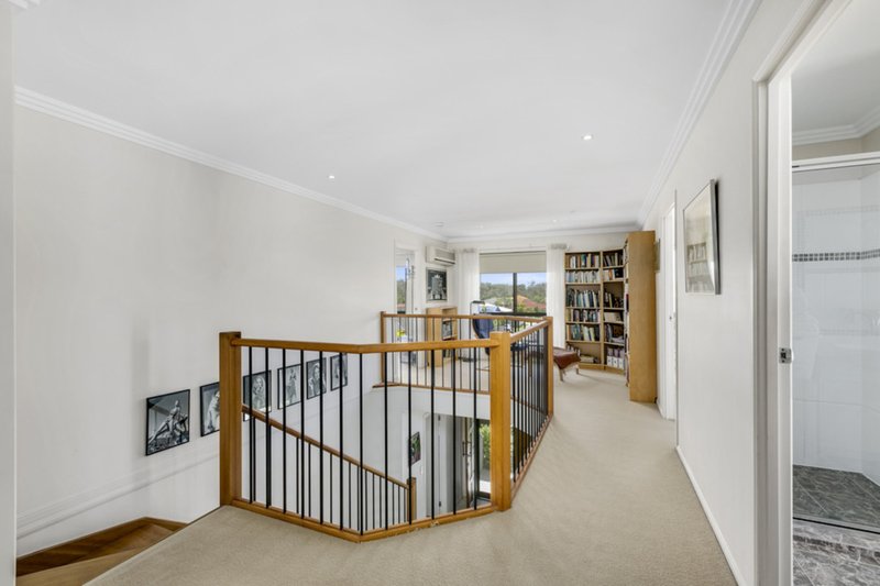 Photo - 11 Oakridge Place, Molendinar QLD 4214 - Image 9