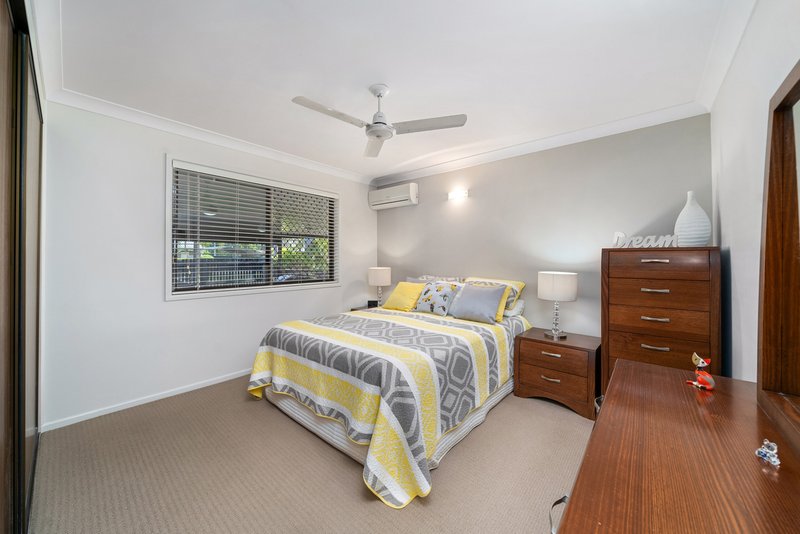 Photo - 11 Oakview Court, Kallangur QLD 4503 - Image 10