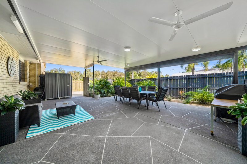 Photo - 11 Oakview Court, Kallangur QLD 4503 - Image 15