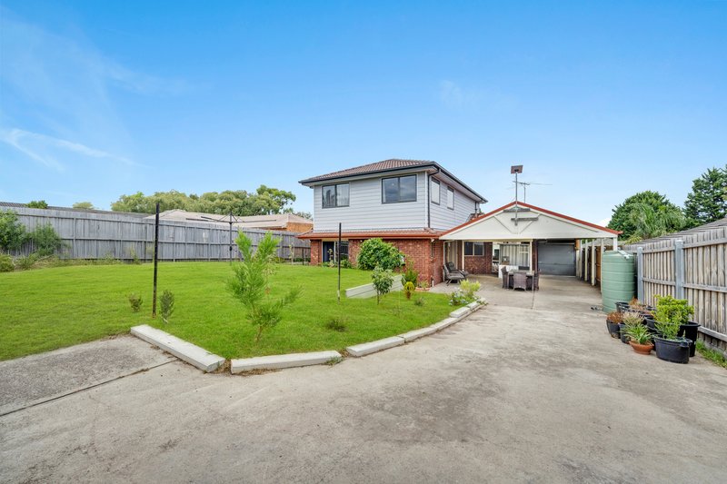 Photo - 11 Oakwood Drive, Carrum Downs VIC 3201 - Image 16