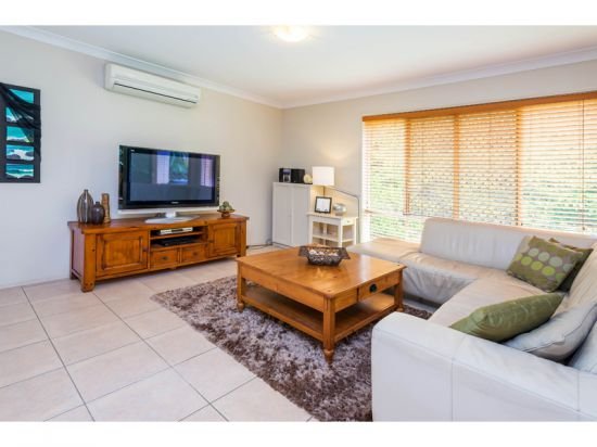 Photo - 11 O'Connor Cres , Mansfield QLD 4122 - Image 6