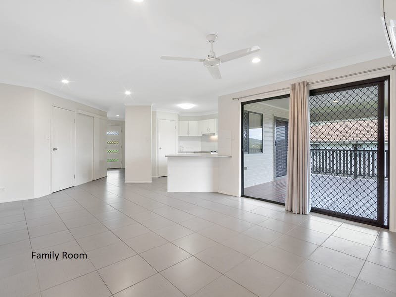 Photo - 11 Oliver Drive, Redbank Plains QLD 4301 - Image 4