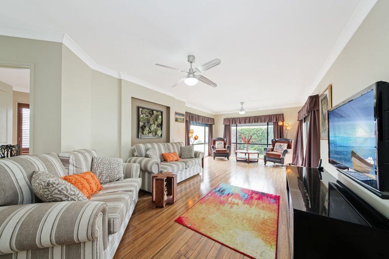 Photo - 11 Oltrarno Place, Bridgeman Downs QLD 4035 - Image 8