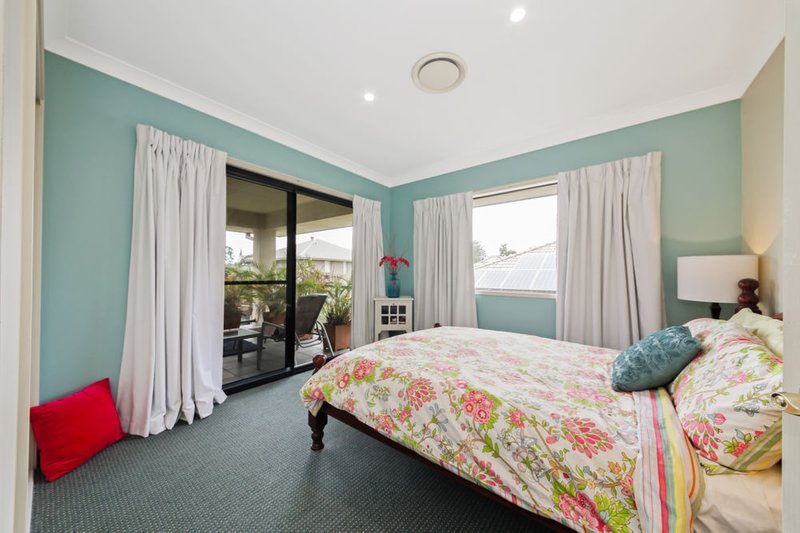 Photo - 11 Oltrarno Place, Bridgeman Downs QLD 4035 - Image 16