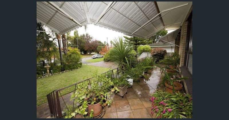 Photo - 11 O'Mara Place, Belmont WA 6104 - Image 2