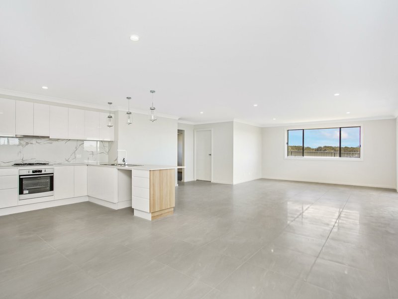 Photo - 11 Ondaroo Crescent, Old Bar NSW 2430 - Image 2