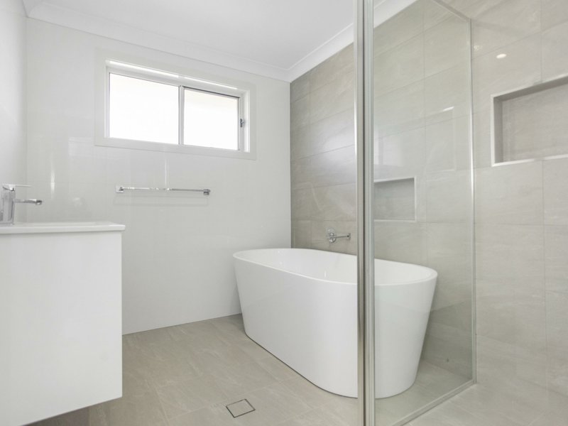 Photo - 11 Ondaroo Crescent, Old Bar NSW 2430 - Image 6