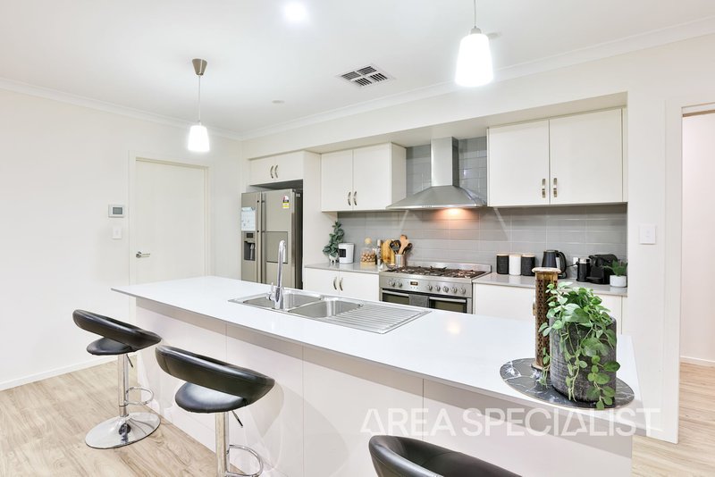 Photo - 11 Ontario Park Drive, Mildura VIC 3500 - Image 7