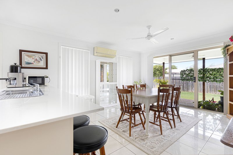 Photo - 11 Onyx Street, Emerald QLD 4720 - Image 4