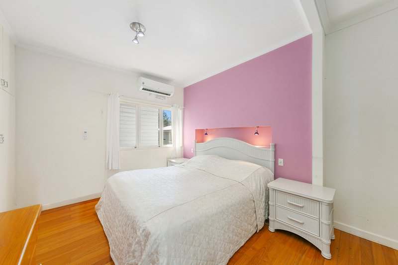 Photo - 11 Ootana Street, Chapel Hill QLD 4069 - Image 7