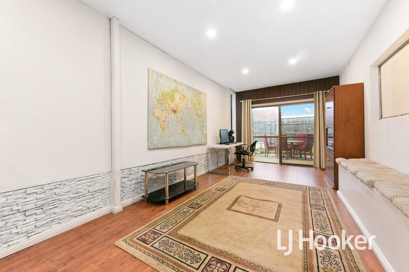 Photo - 11 Ora Street, Hampton Park VIC 3976 - Image 7